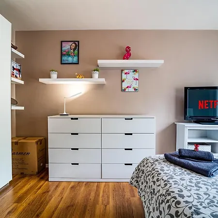 Honey 2bdrm *