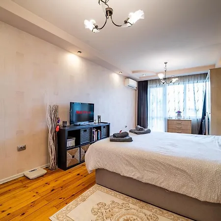 Honey 2bdrm